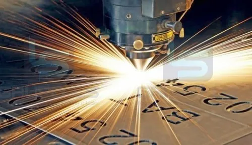 Corte a laser de chapa metálica na Metalúrgica Toscano